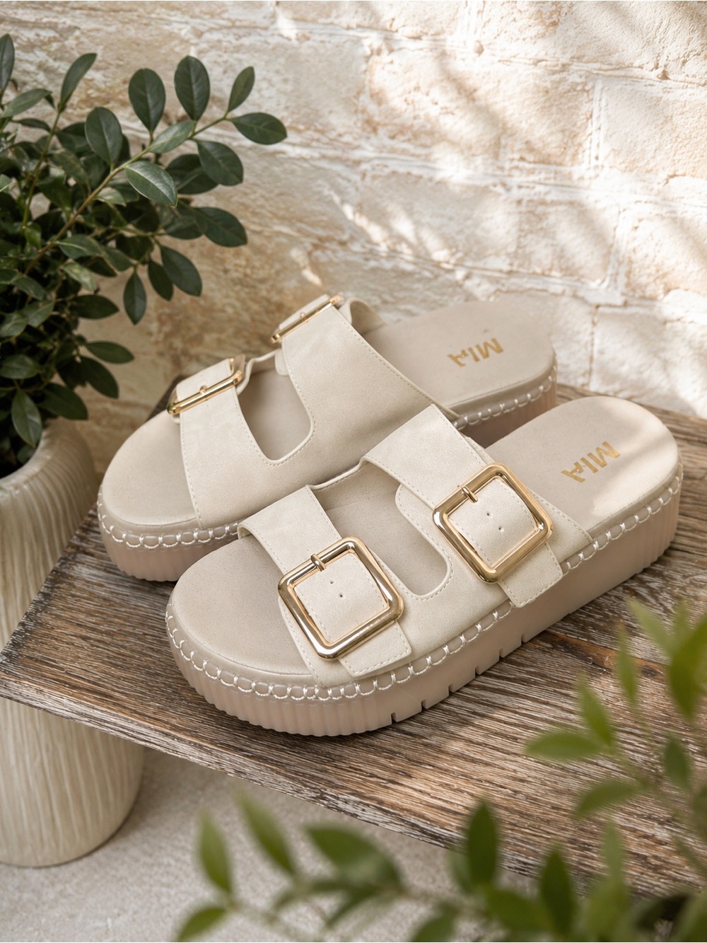 MIA Jacinta Platform Sandals Ecru Double Buckle Women’s Size 9 coastal beach